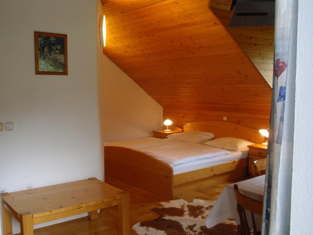 Turisticna Kmetija Psnak Lägenhet Mojstrana Rum bild